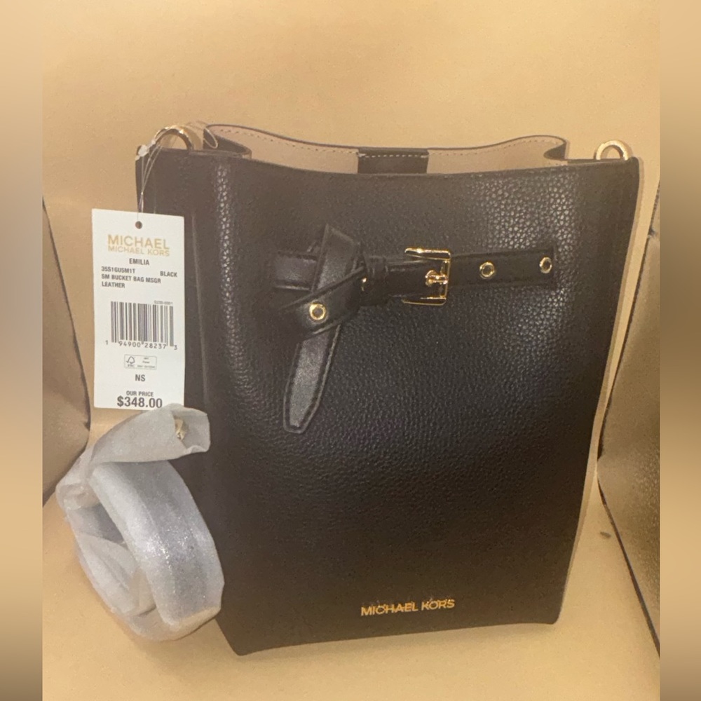 NWT Michael Kors Emilia $348 Black Pebbled Leather Bucket Bag Messenger Handbag
